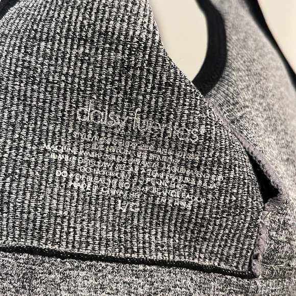 DAISY. Fuentes, sports bra. Small padding. 4 hook & eye closure. L. Gray. Black. - Picture 4 of 4